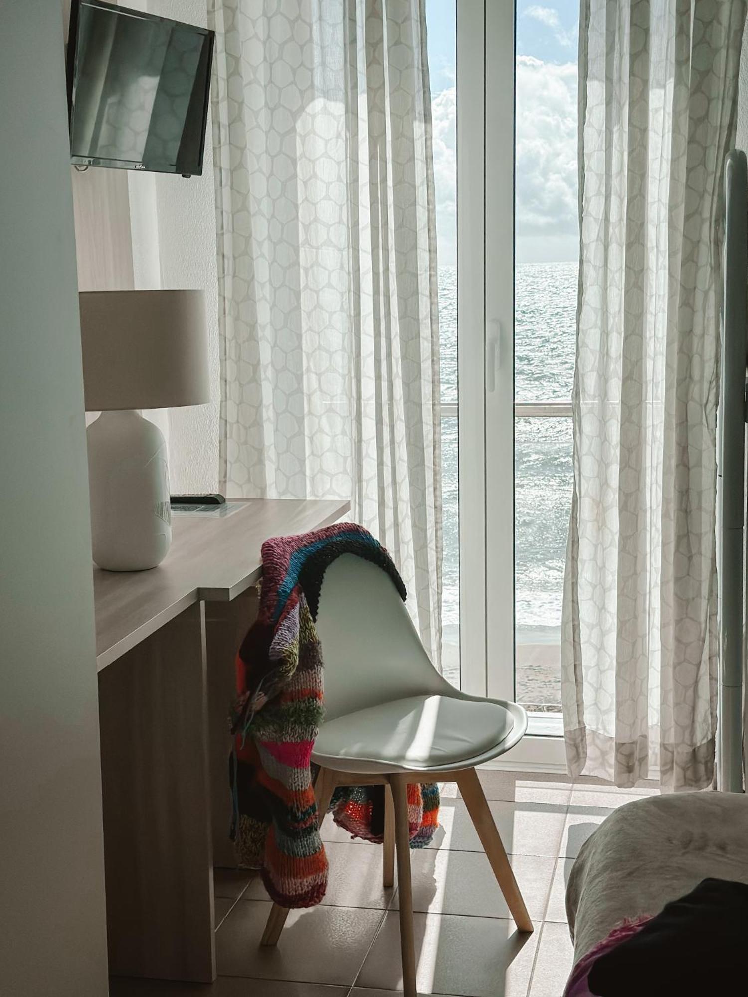 Hotel Maremola Пьетра-Лигуре Экстерьер фото